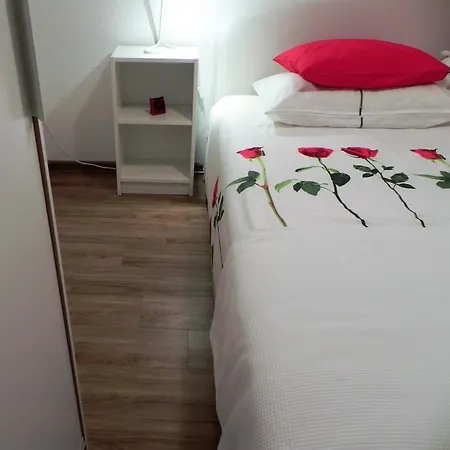 Aleks Apartment *